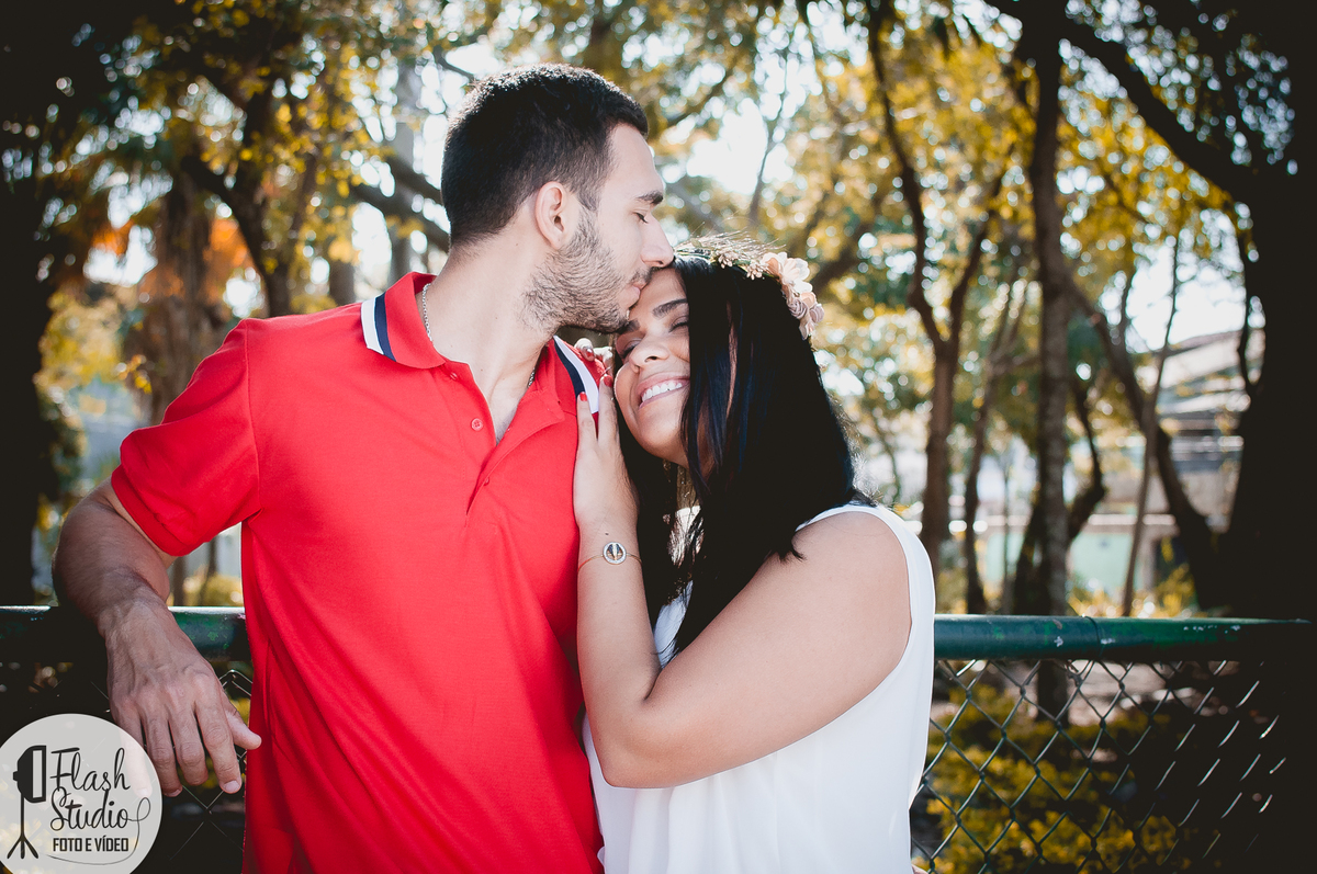 beijo na testa lindo, em ensaio de casal no RJ
