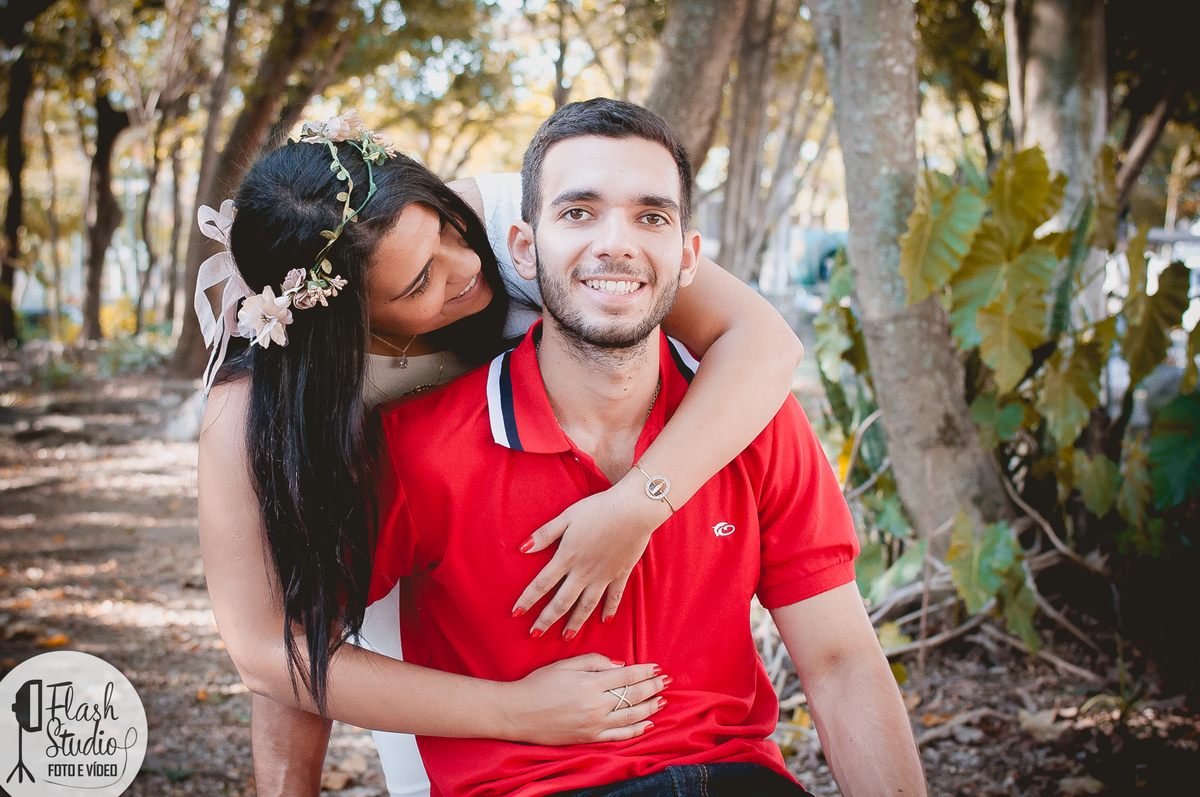 casal posando em um ensaio lindo realizado no rio de janeiro