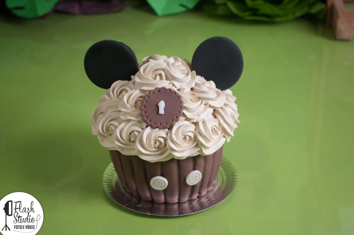 bolo de smash the cake / cake smash, do mickey safari no rio de janeiro