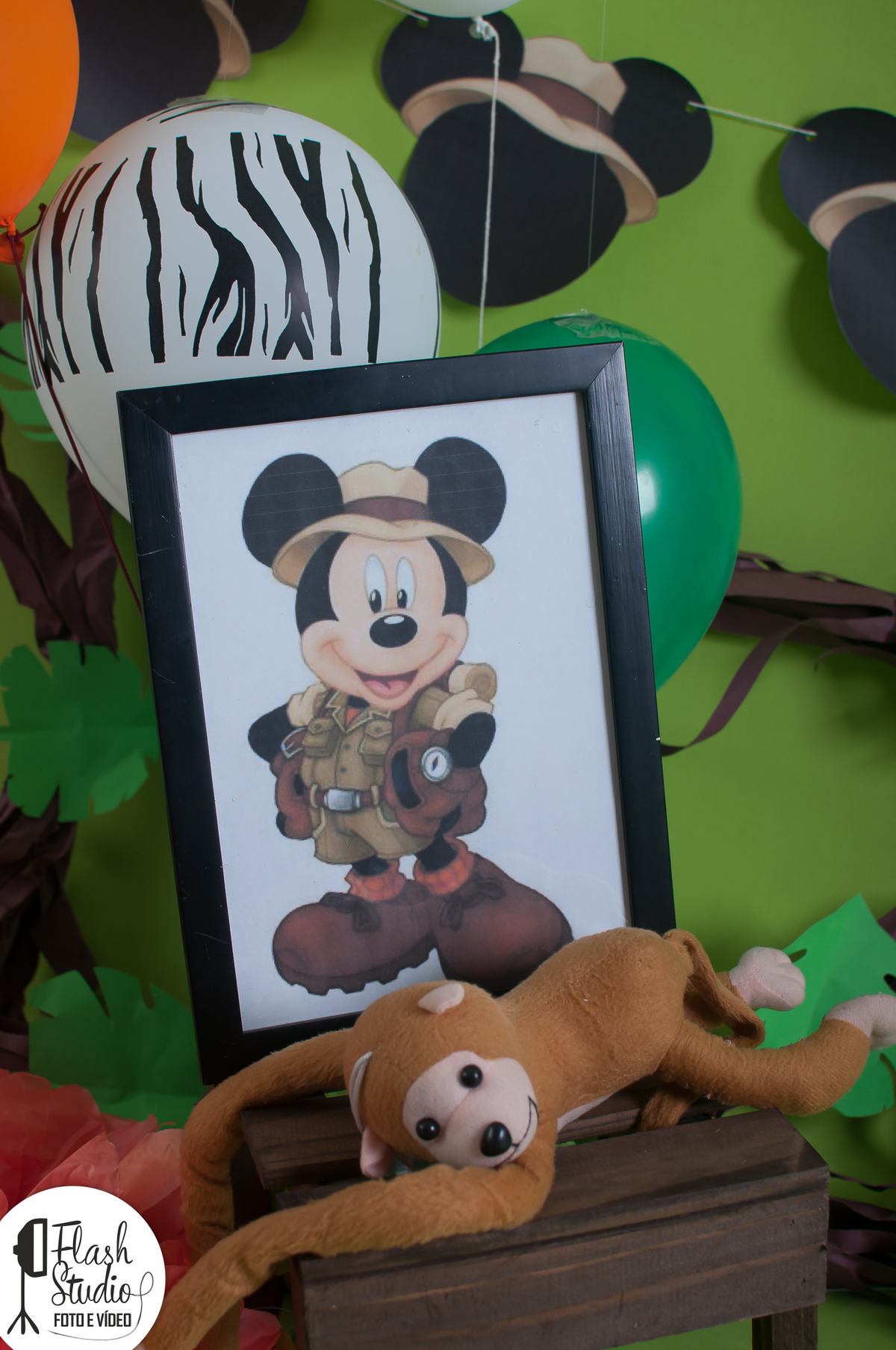 detalhes do smash the cake / cake smash, do mickey safari no rio de janeiro