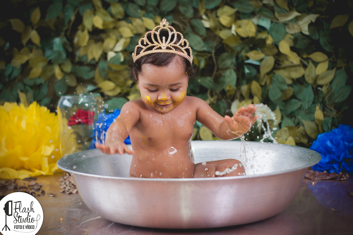 banho em smash the cake / cake smash da bela e a fera no rio de janeiro