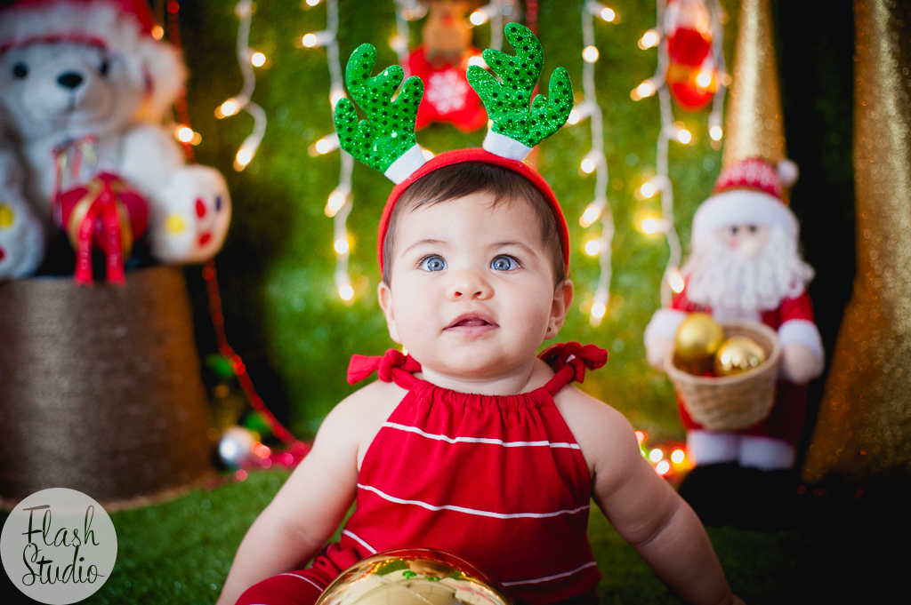 bebe fofissima em cenario de natal, em ensaio de natal em bangu no rio de Janeiro