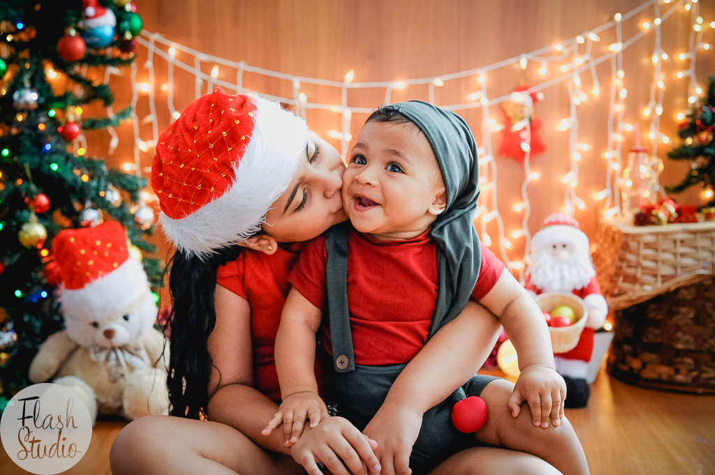 irmãozinhos em um lindo ensaio de natal no rio de janeiro 