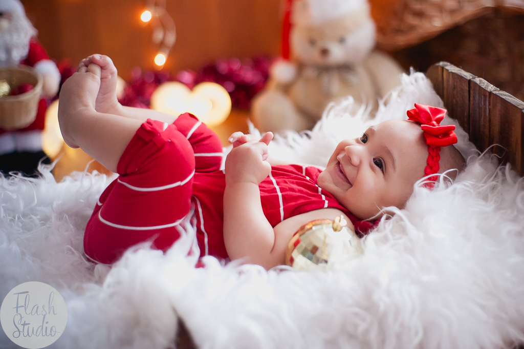 bebe linda sorrindo, em book de natal em bangu no rio de janeiro