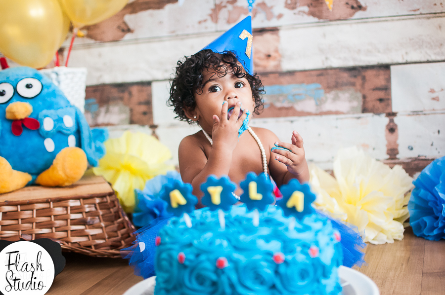 ensaio de smash the cake da galinha pintadinha em estudio no rio de janeiro em bangu
