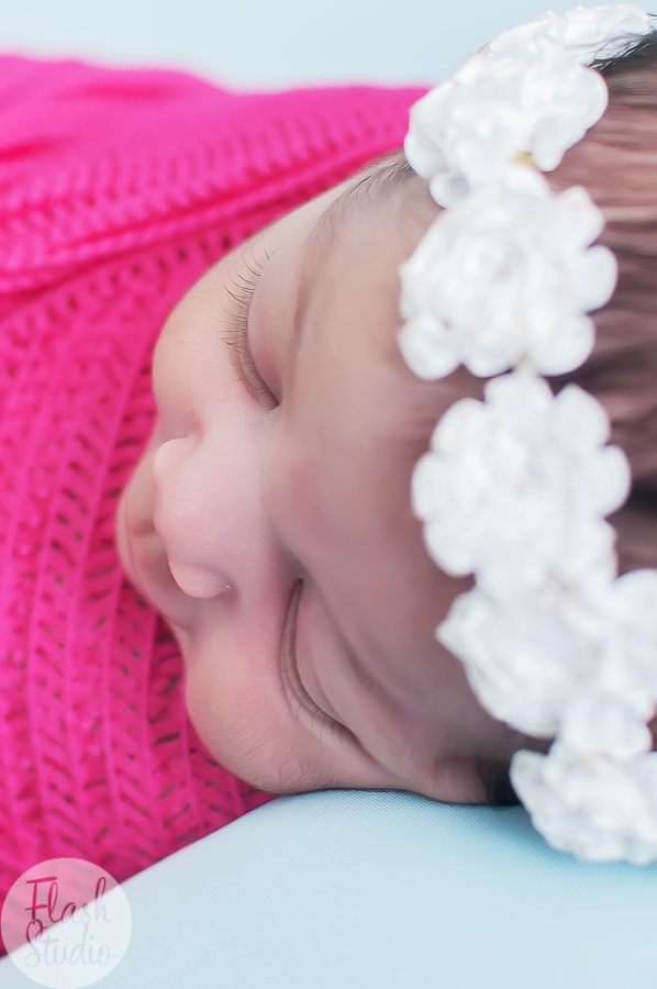 newborn lorena, mais uma foto de detalhe dos olhos. Ensaio newborn feito no rio de janeiro