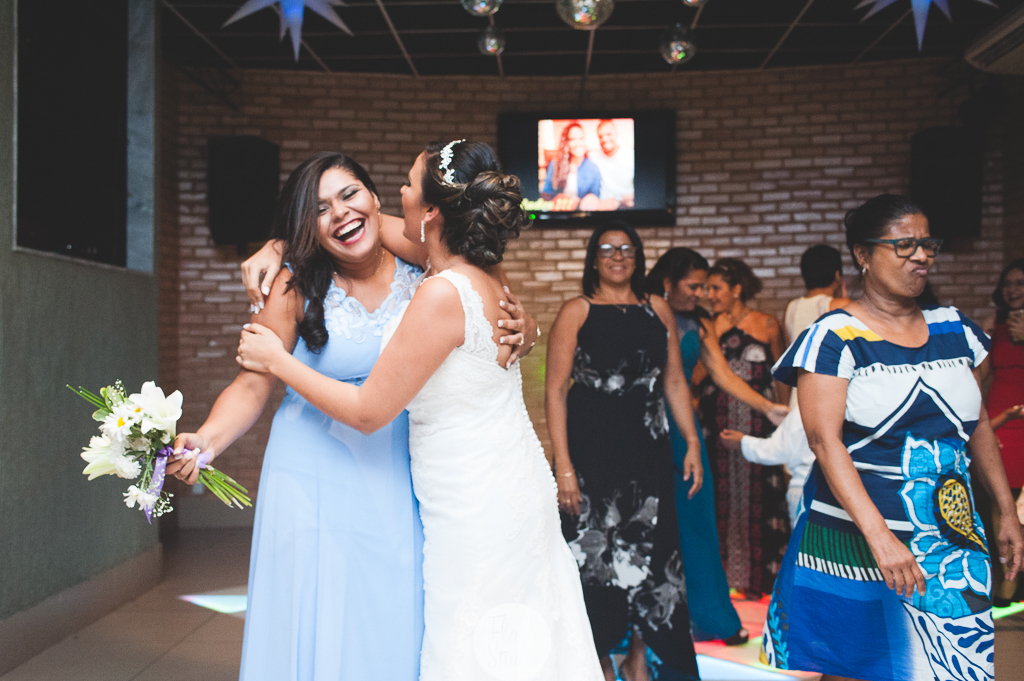madrinha pega o bouquet , em casamento, no rio de janeiro, na casa de festas Marc Recepçoes