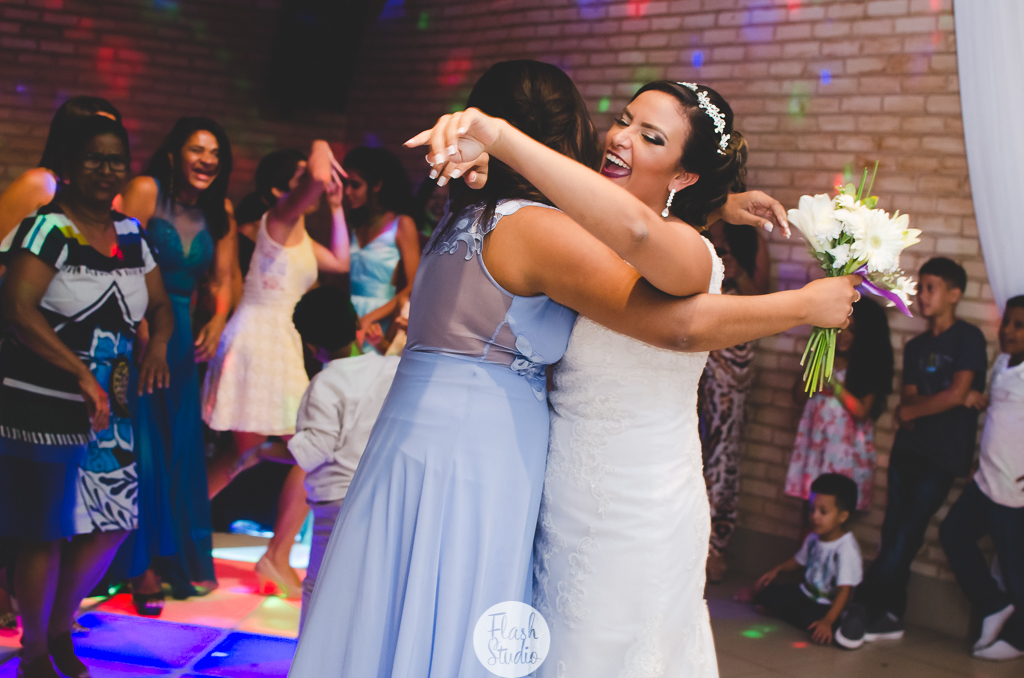 madrinha que pegou o bouquet , em casamento, no rio de janeiro, na casa de festas Marc Recepçoes