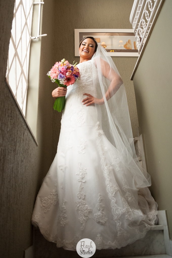 Noiva linda, pronta para o casamento, no rio de janeiro, na casa de festas Marc Recepçoes