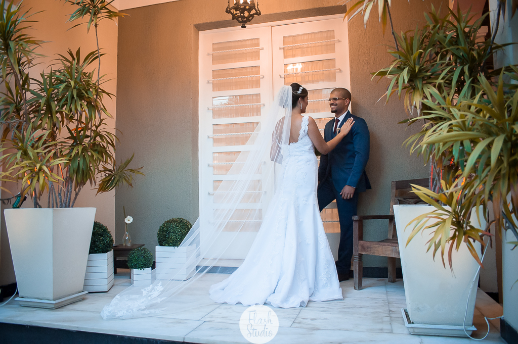 ensaio dos noivos, em casamento, no rio de janeiro, na casa de festas Marc Recepçoes