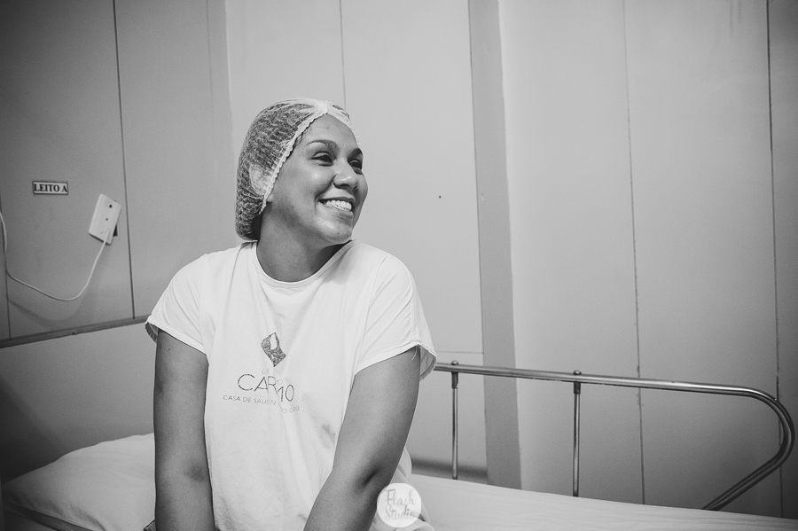 gravida sorrindo  no rio de janeiro, no casa de saude nossa senhora do carmo - Fotografia de parto