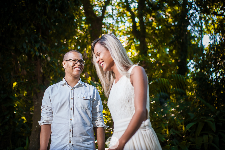 casal, em ensaio de casal no parque lage rio de janeiro