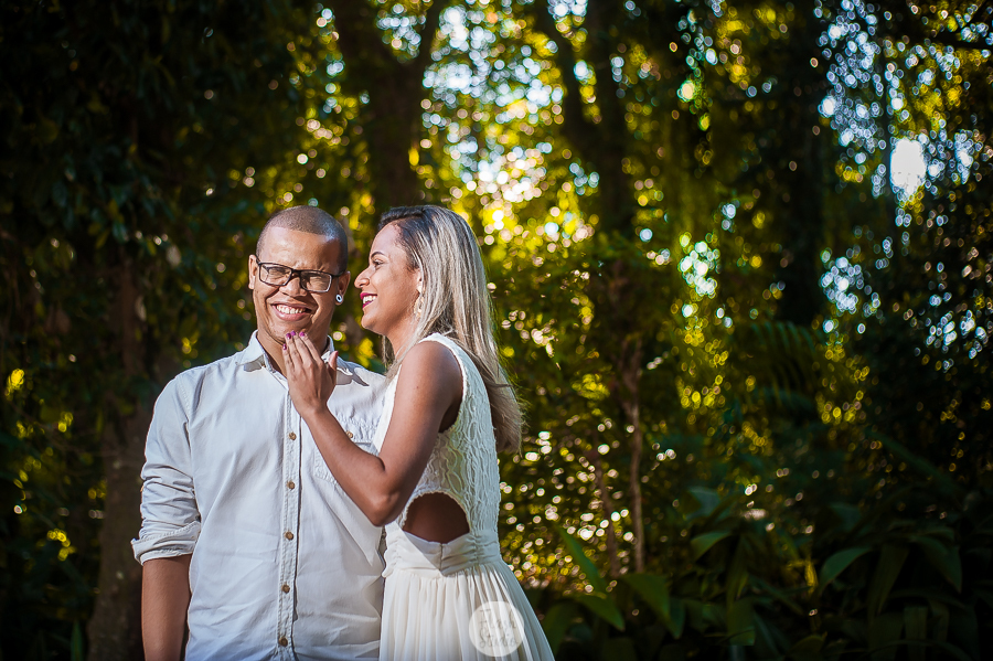 casal lindo, em ensaio de casal no parque lage rio de janeiro