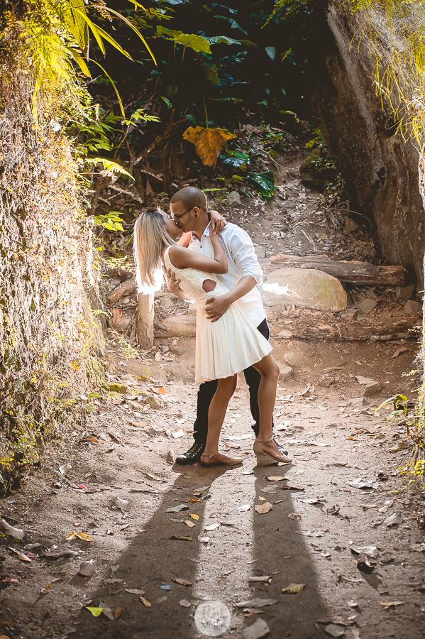 beijo de cinema, em pré wedding no parque lage rio de janeiro