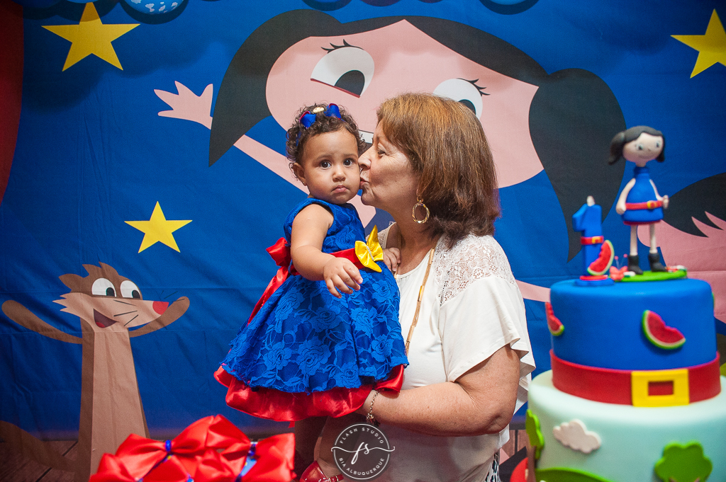 luna e sua avó em festa de 1 aninho, do show da luna em campo grande, rio de janeiro