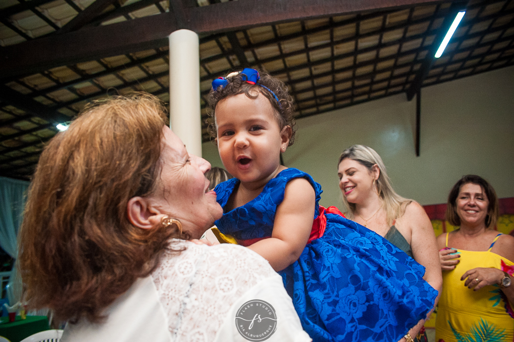luna linda cm vovó em festa de 1 aninho, do show da luna em campo grande, rio de janeiro