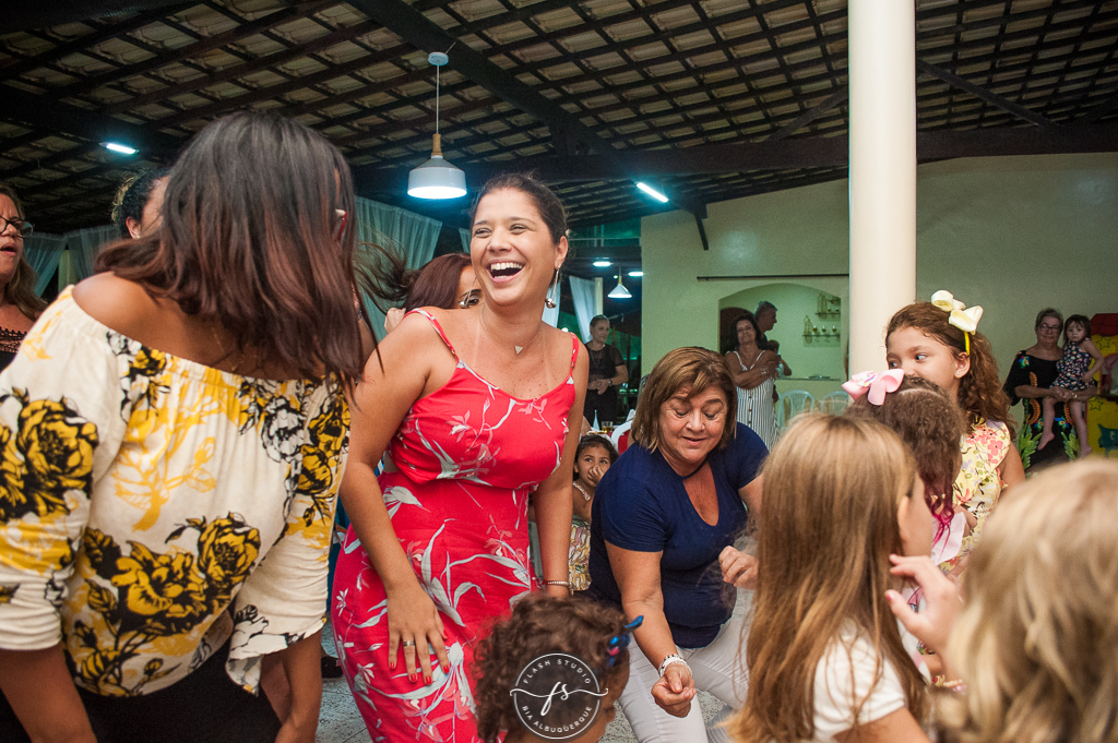 pessoal brincando em festa de 1 aninho, do show da luna em campo grande, rio de janeiro