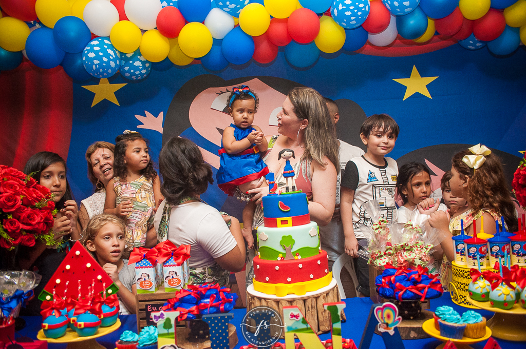soprando as velas em festa de 1 aninho, do show da luna em campo grande, rio de janeiro