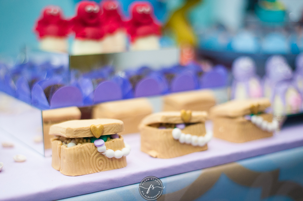 fotos da mesa em 1 ano da pequena sereia giovana. na casa de festas Na Vila no valqueire, rio de janeiro em festa de 1 ano da pequena sereia giovana. na casa de festas Na Vila no valqueire, rio de janeiro