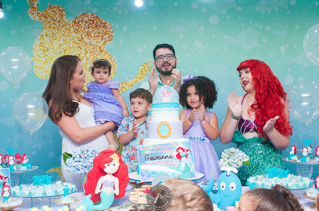 parabens em festa de 1 ano da pequena sereia giovana no Na Vila festas no valqueire, rio de janeiro