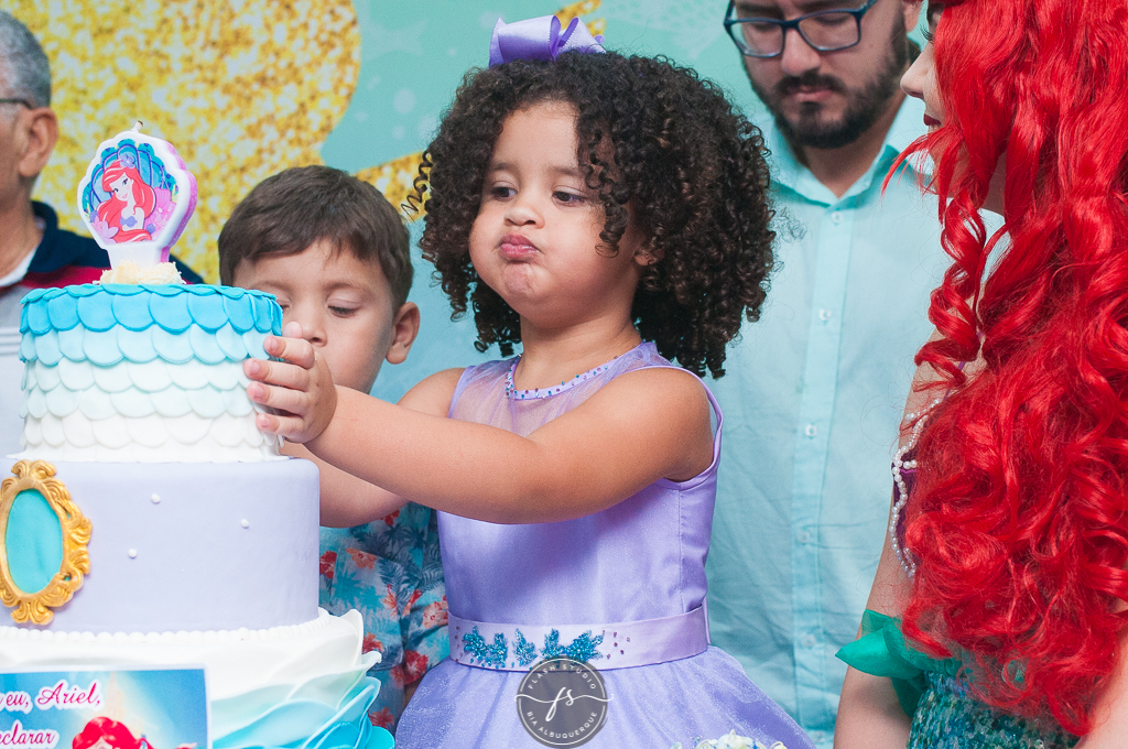bagunça em festa de 1 ano da pequena sereia giovana no Na Vila festas no valqueire, rio de janeiro