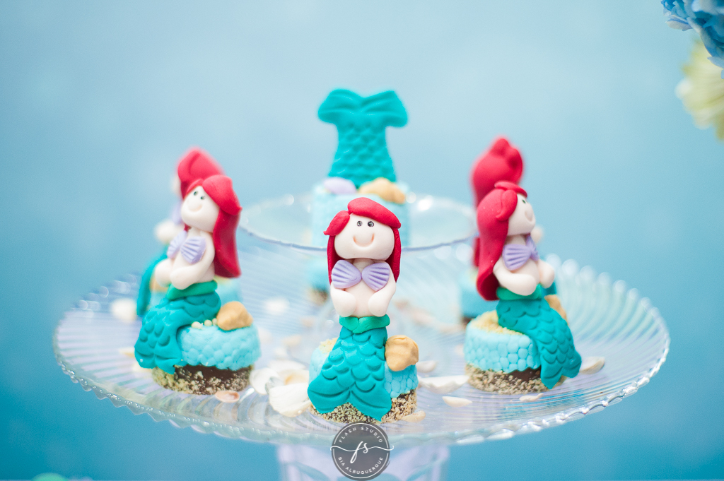 fotos dos doces  em festa de 1 ano da pequena sereia giovana. na casa de festas Na Vila no valqueire, rio de janeiro