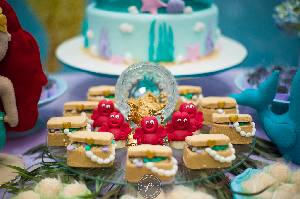 mais um pouco da mesa  em festa de 1 ano da pequena sereia giovana. na casa de festas Na Vila no valqueire, rio de janeiro