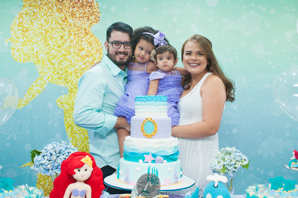 Família  em festa de 1 ano da pequena sereia giovana. na casa de festas Na Vila no valqueire, rio de janeiro