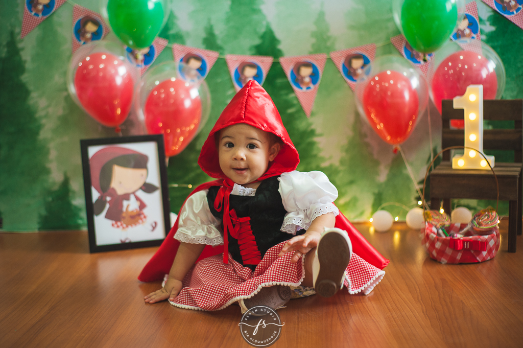 baby em smash the cake da chapeuzinho vermelho em estudio, em bangu no rio de janeiro