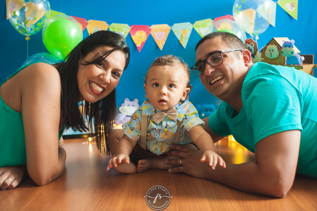 familia em smash the cake da arca de noé em estudio no rio de janeiro em bangu