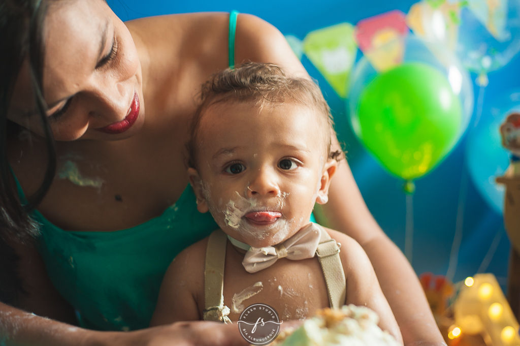 arthur em smash the cake da arca de noé em estudio no rio de janeiro em bangu