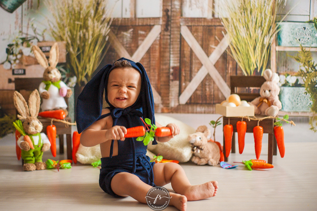 coelho arthur em ensaio de pascoa, com coelhinhos e ovelhinhas, no rio de janeiro, em bangu