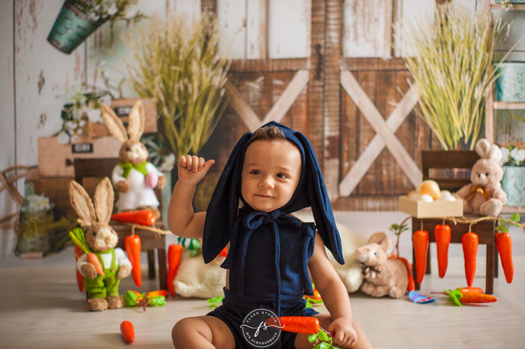 baby shark em ensaio de pascoa, com coelhinhos e ovelhinhas, no rio de janeiro, em bangu