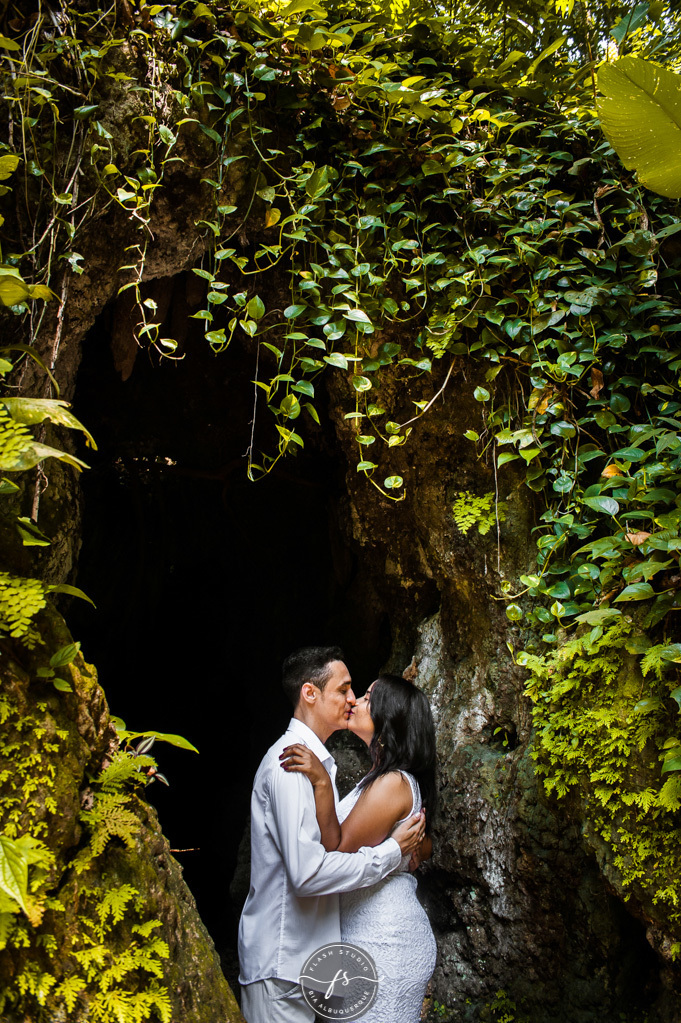 beijo em ensaio pré wedding/pre casamento no parque lage, rio de janeiro