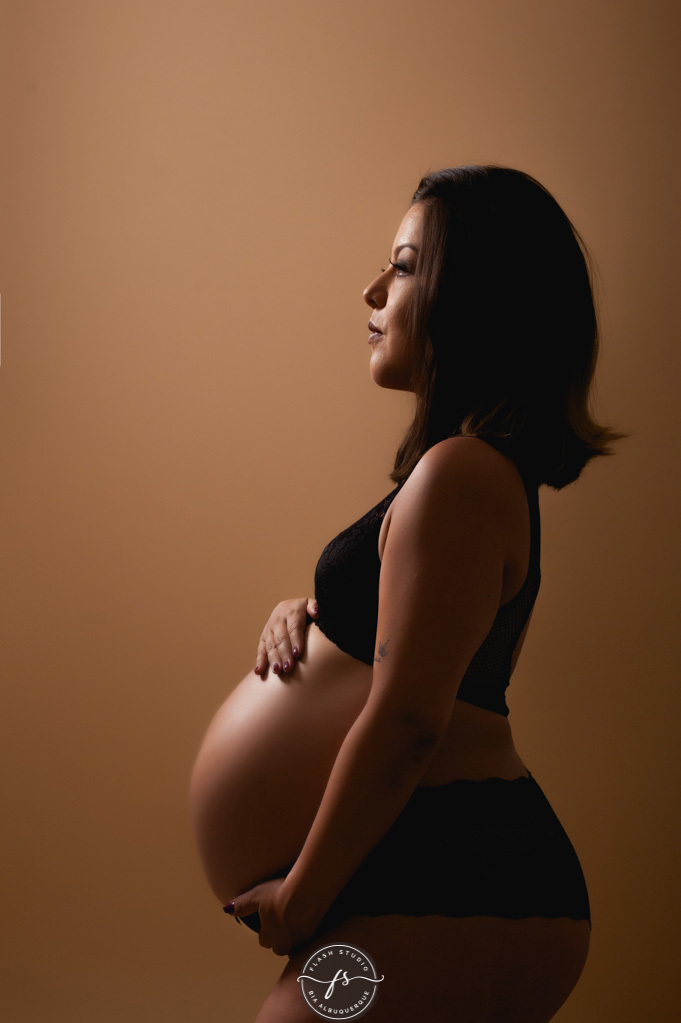 foto de gestante em ensaio de gestante em bangu no rio de janeiro 