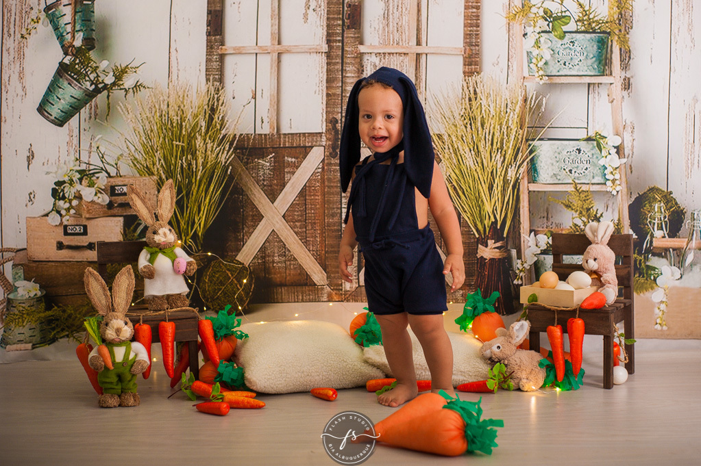 bagunça em ensaio de pascoa, com coelhinhos e ovelhinhas, no rio de janeiro, em bangu