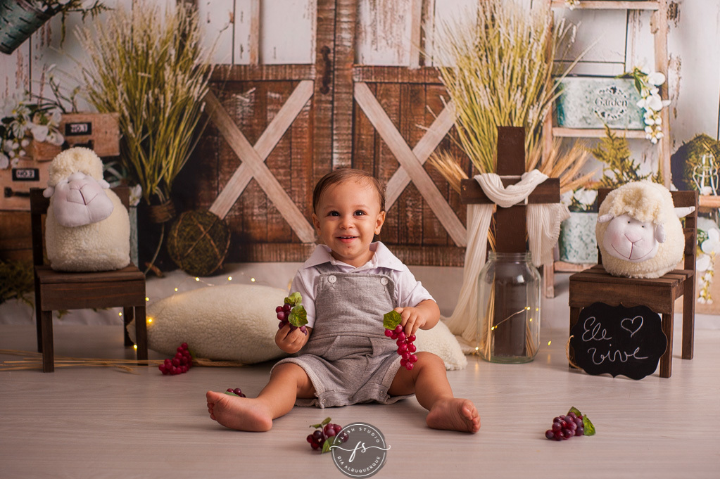 verdadeira pascoa em ensaio de pascoa, com coelhinhos e ovelhinhas, no rio de janeiro, em bangu