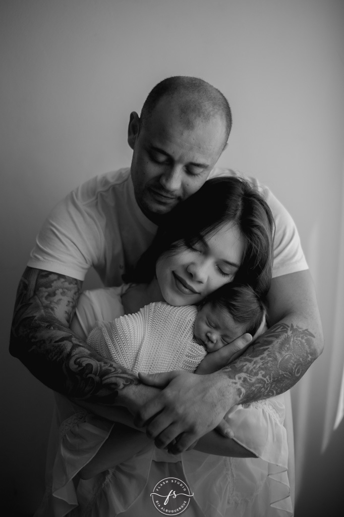 familia em ensaio newborn, recem nascido, no nosso estudio em bangu, rio de janeiro