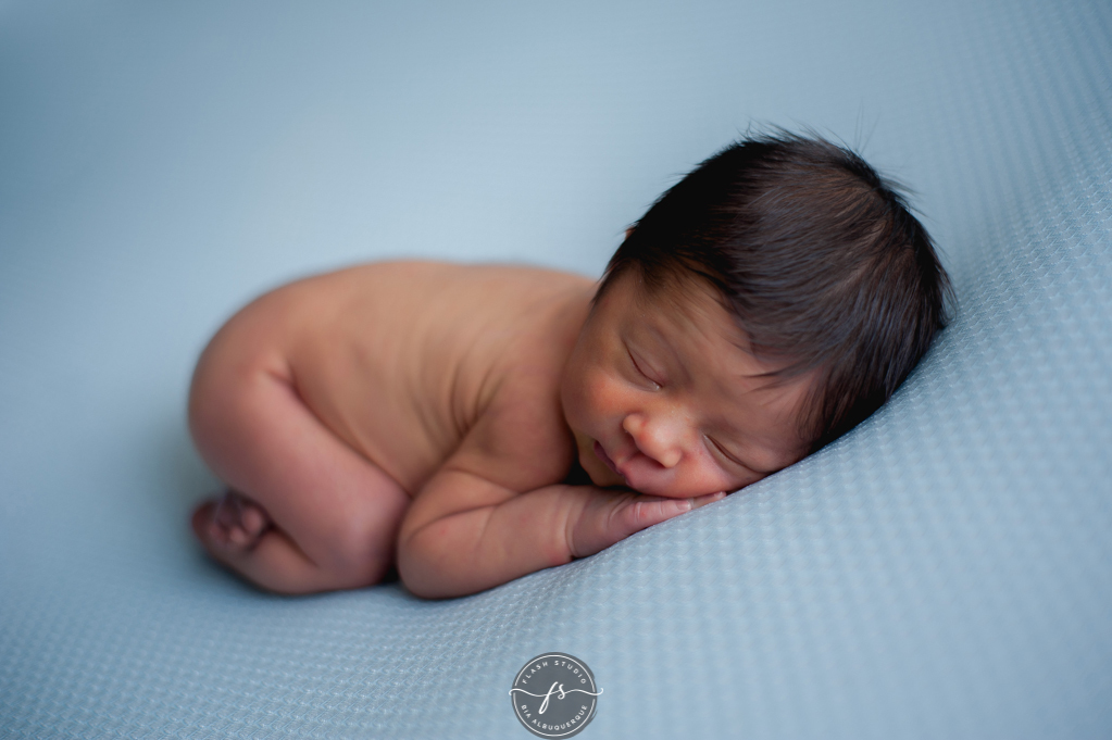 menino em ensaio newborn, recem nascido, no nosso estudio em bangu, rio de janeiro