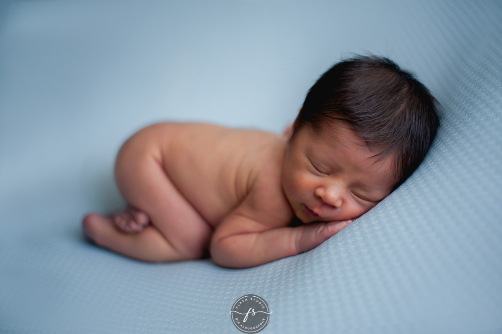 bebe menino em ensaio newborn, recem nascido, no nosso estudio em bangu, rio de janeiro