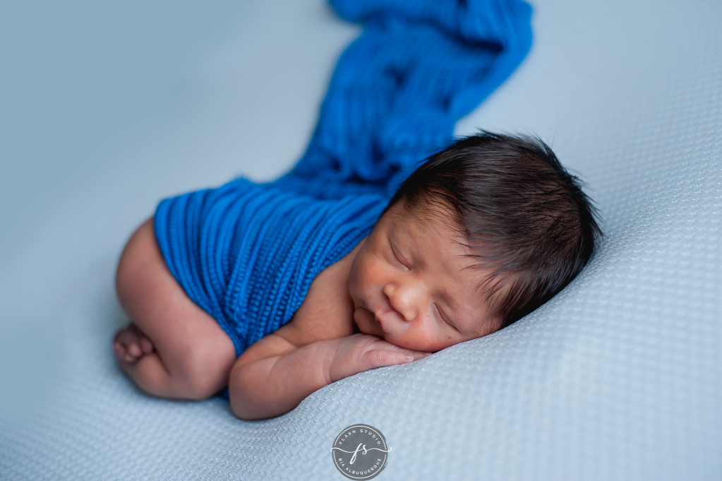 baby em ensaio newborn, recem nascido, no nosso estudio em bangu, rio de janeiro