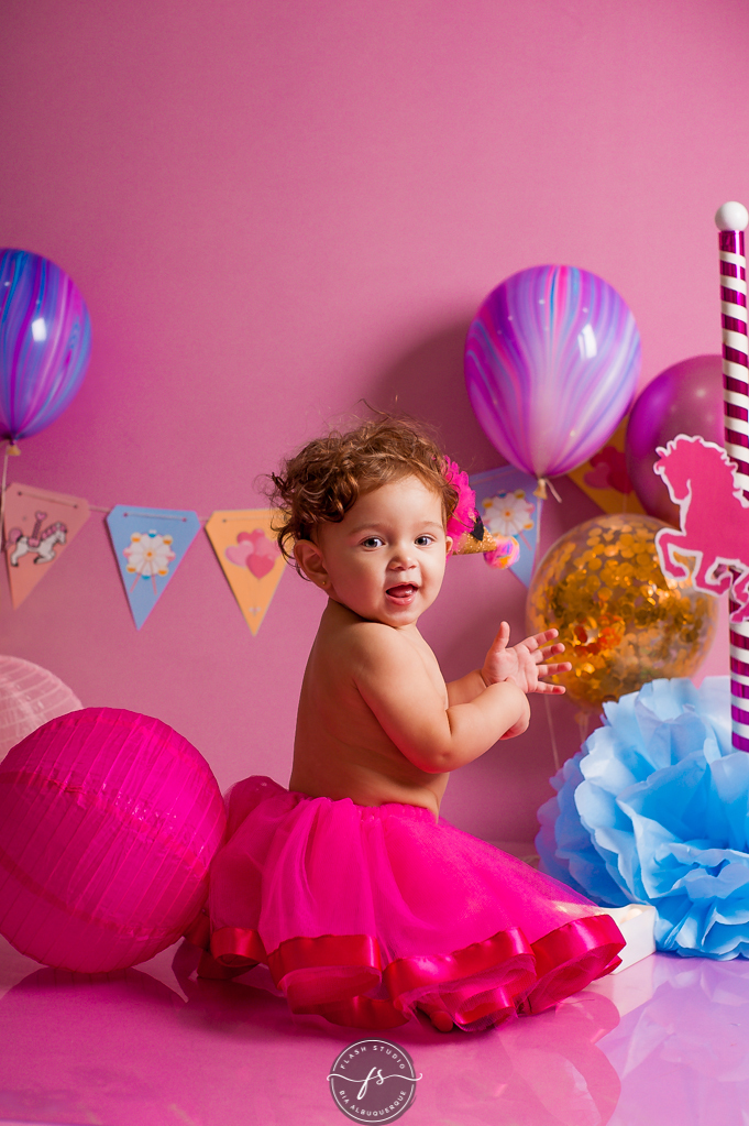 baby em smash the cake de carrossel, no rio de janeiro, em bangu