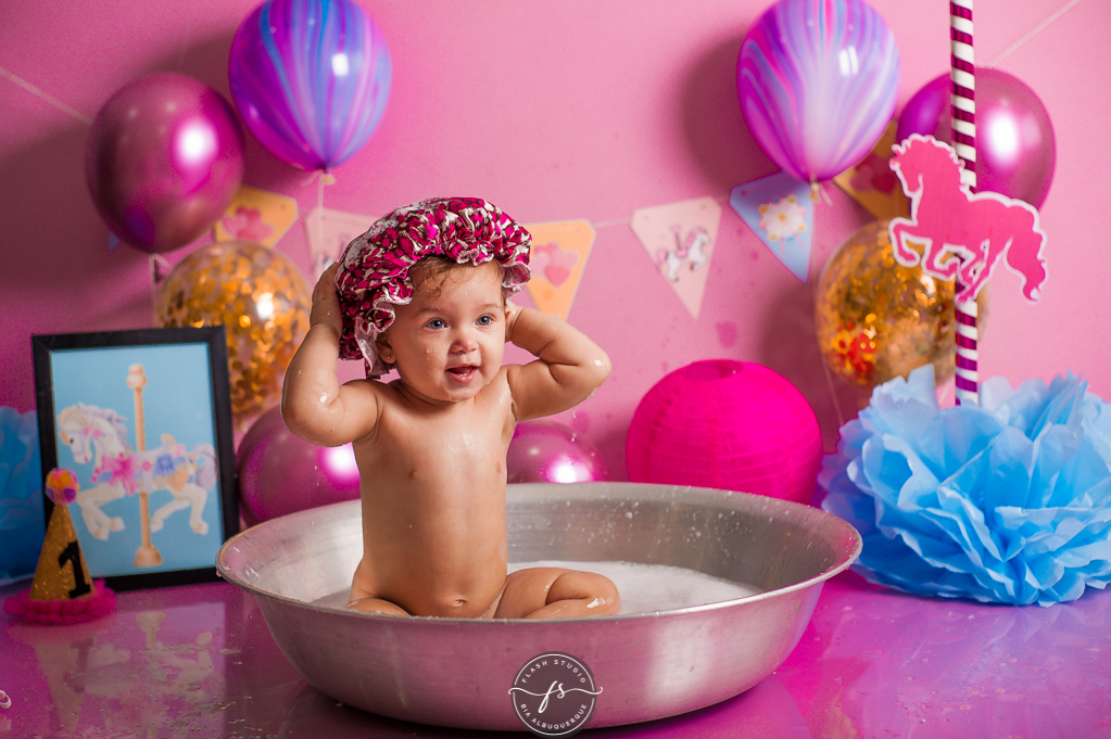 hora do banho em cake smash/ smash the cake de carrossel, no rio de janeiro, em bangu