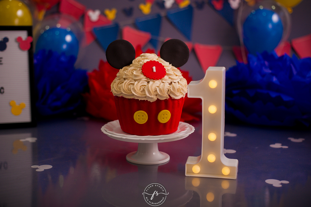 bolo chantily Smash the cake do Mickey  no rio de janeiro, em bangu