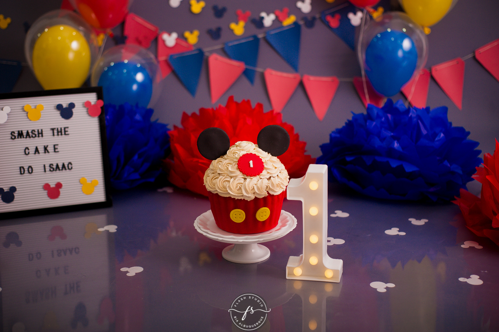 cenario Smash the cake do Mickey  no rio de janeiro, em bangu