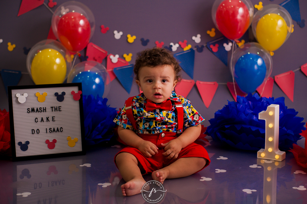 bebe em Smash the cake do Mickey, no rio de janeiro, em bangu
