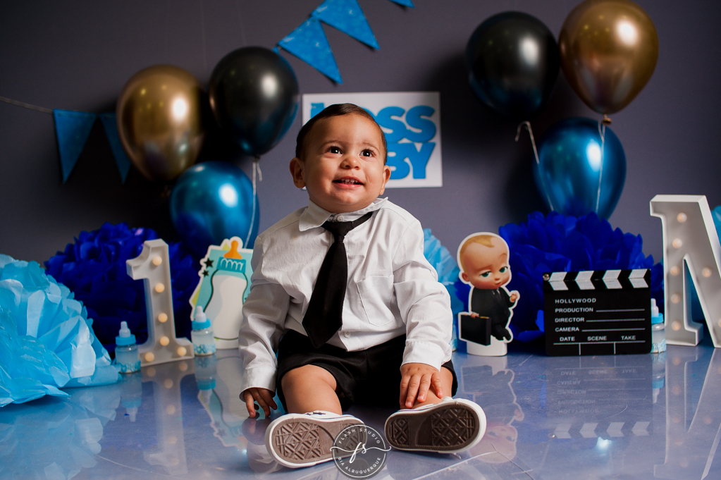 bebe fofo em smash the cake do poderoso chefinho no rio de janeiro