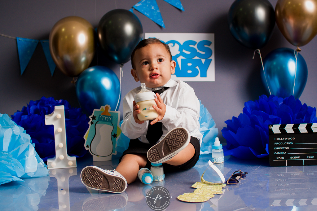 mamadeira em smash the cake do poderoso chefinho no rio de janeiro