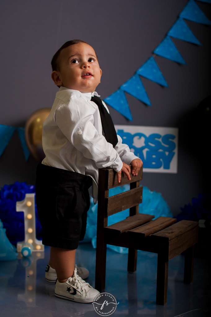 nenem em pé em smash the cake do poderoso chefinho no rio de janeiro