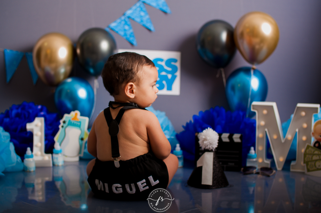 Miguelzinho em smash the cake do poderoso chefinho no rio de janeiro